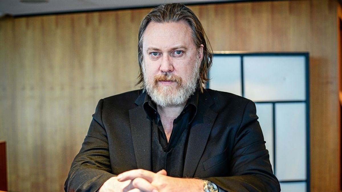 nicholas ofczarek krankheit